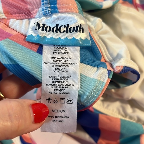 EUC ModCloth One Piece Pastel Geometric High Rise Pin Up Swimsuit Medium - Picture 9 of 13